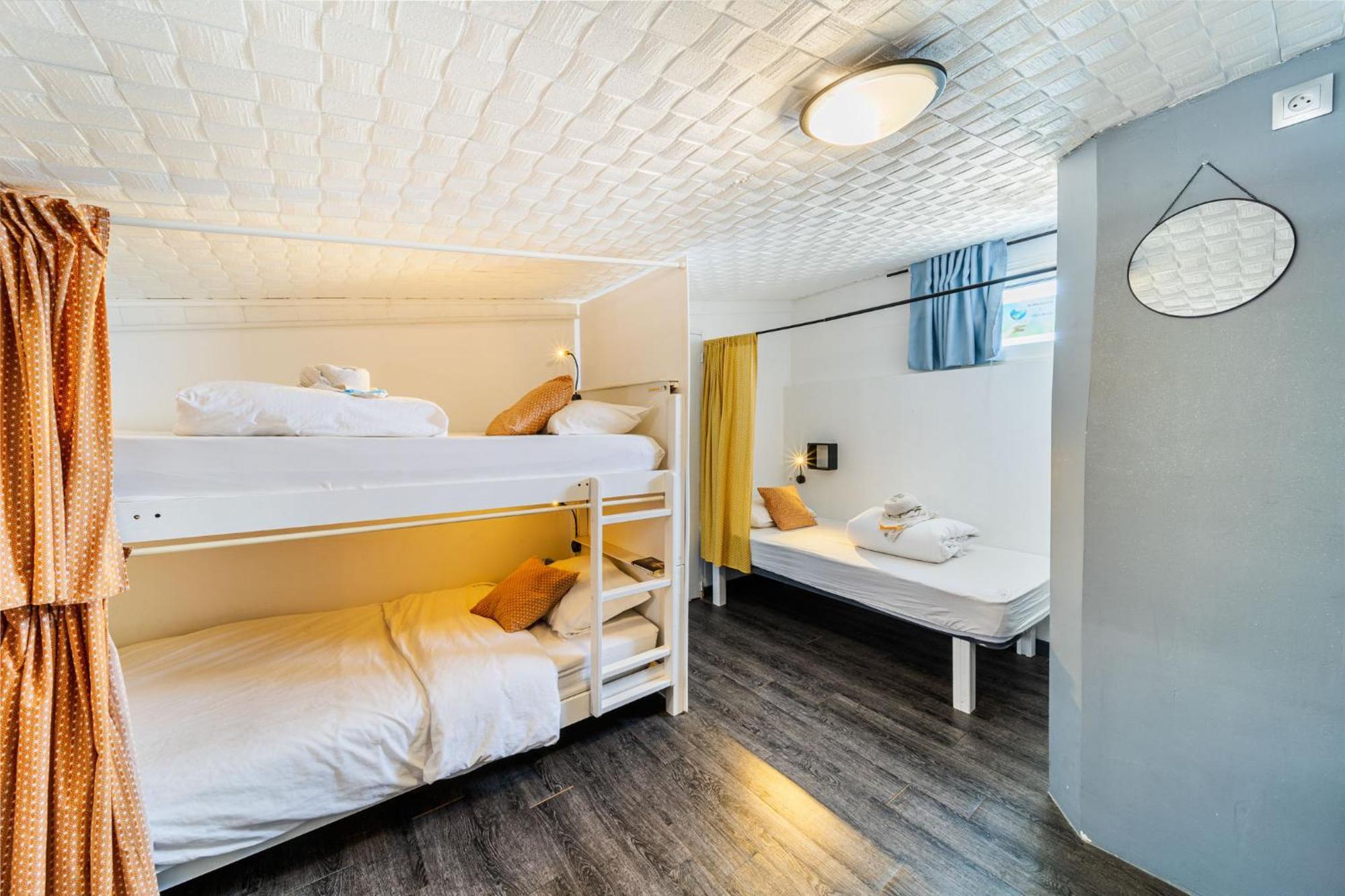 Les Baroudeurs Hostel Saint Pierre Exteriér fotografie