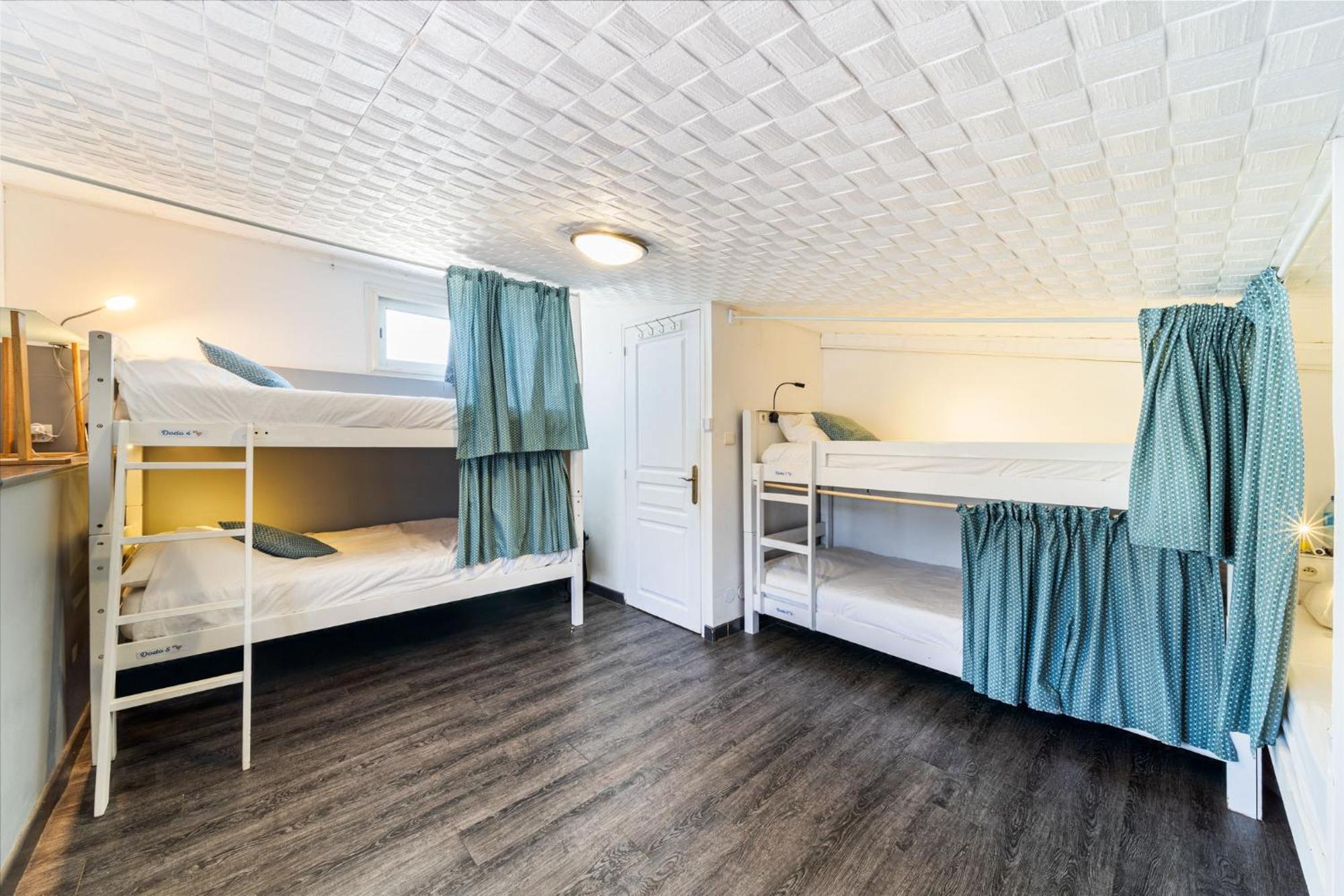 Les Baroudeurs Hostel Saint Pierre Exteriér fotografie