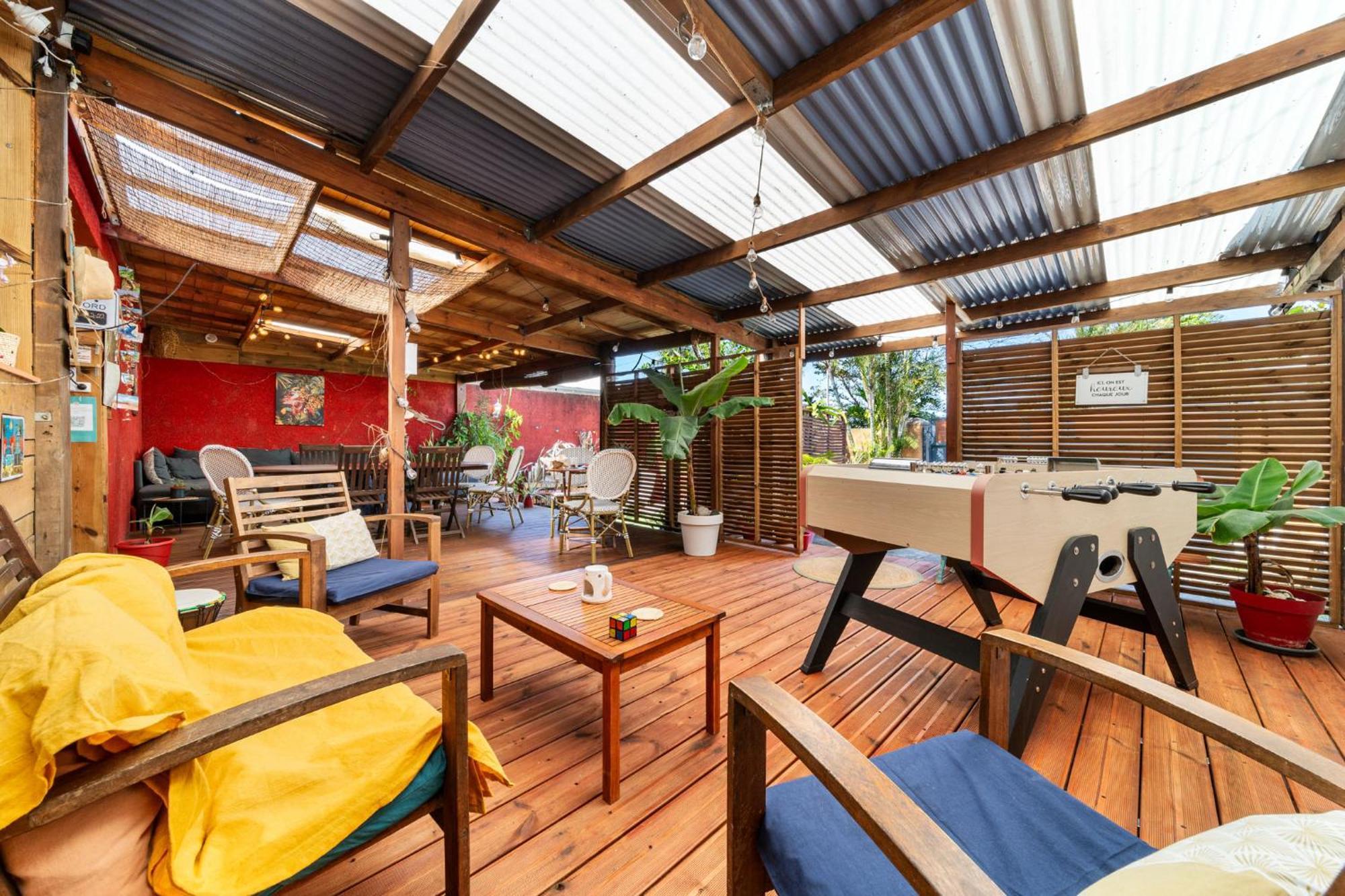 Les Baroudeurs Hostel Saint Pierre Exteriér fotografie